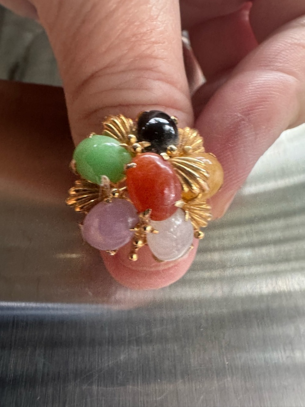 14K Gold Multiple Colors Of Jade 5.08 Grams - Picture 2 of 5